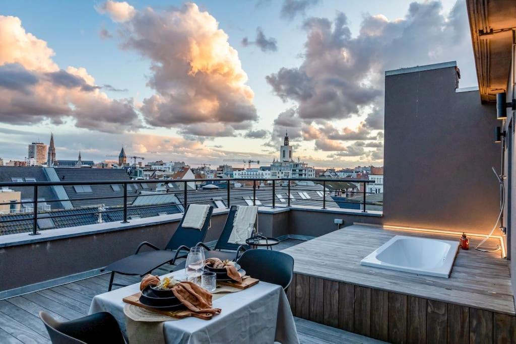 Love Nest - Your Cosy Penthouse Oostende Buitenkant foto